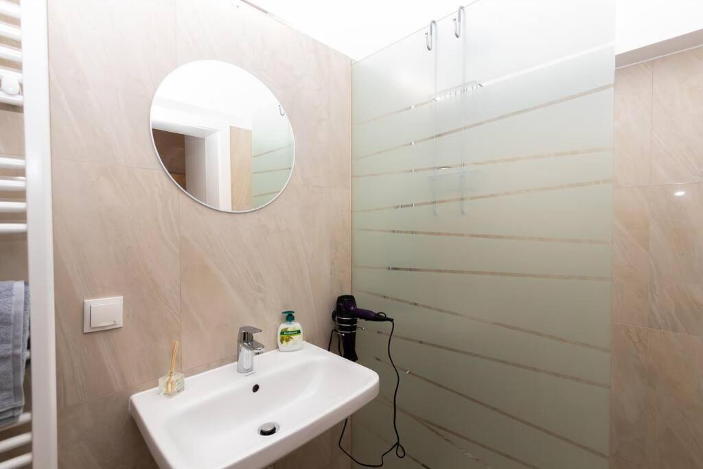New, Central, In The Heart Of The 7th Heaven Apartament